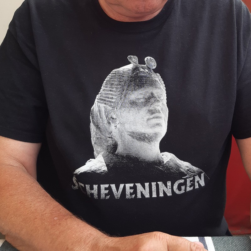 T-shirt met Schevenings vrouwtje (Knier)
